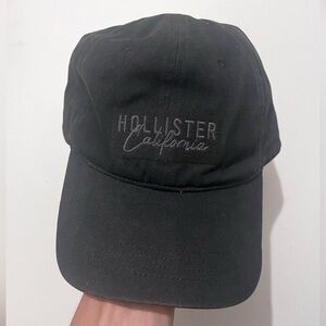 Men’s Adjustable Hat by Hollister in Black
